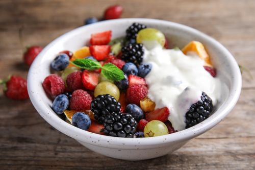 Healthy Combo! Greenfields Fresh Yogurt dan Salad Buah Sebagai Cemilan Sehat yang Berikan Vitamin Lengkap untuk Tubuhmu